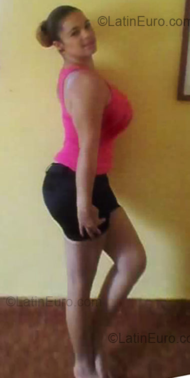Date this gorgeous Dominican Republic girl Johanna1001 from Bonao DO31865