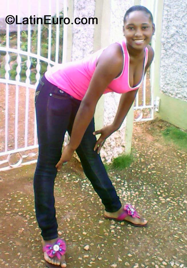 Date this young Jamaica girl Dana from Kingston JM2503