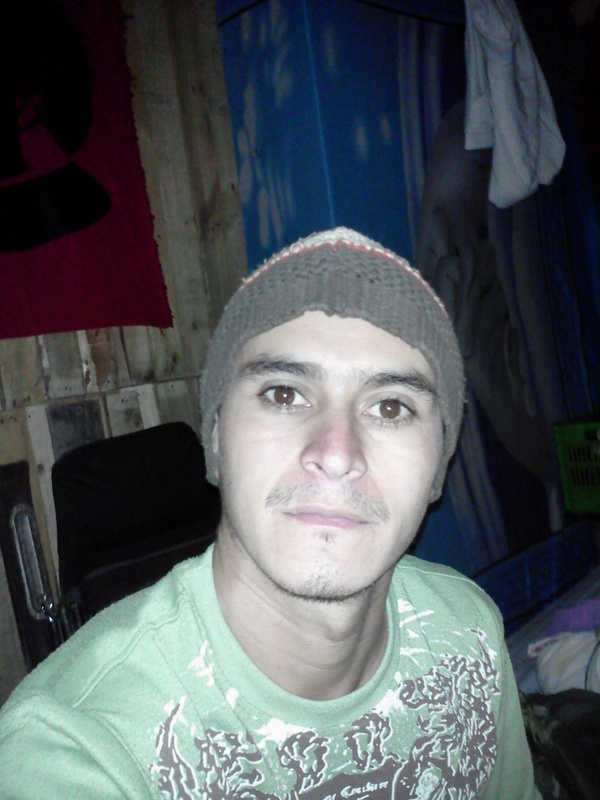 Date this young Honduras man Fernando pastra from Tegucigalpa HN1303