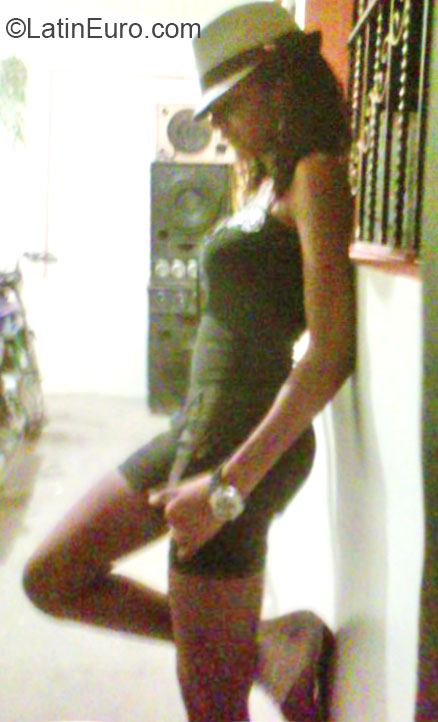 Date this nice looking Dominican Republic girl Miguelina from Santiago DO27419