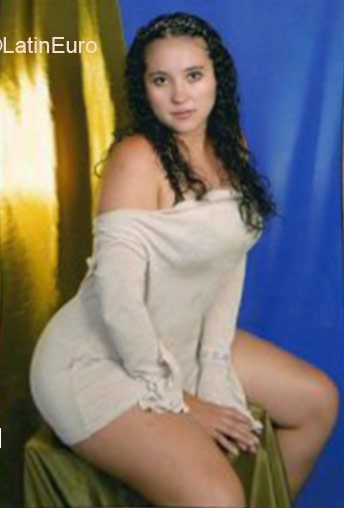 Date this sensual Colombia girl Adriana from Bucaramanga CO19671
