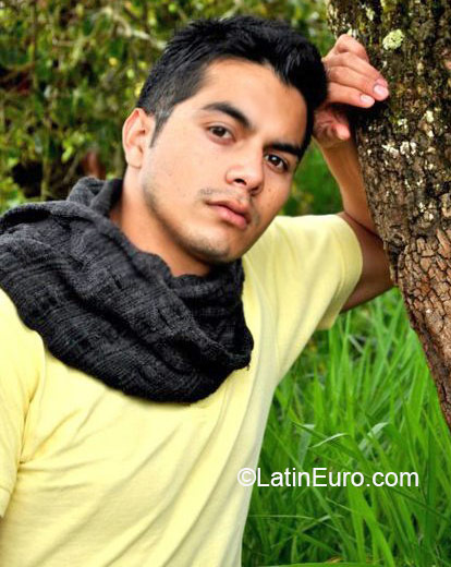 Date this sultry Colombia man Juan from Medellin CO16935