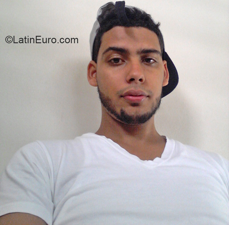 Date this pretty Dominican Republic man Rafael from Santiago DO21783