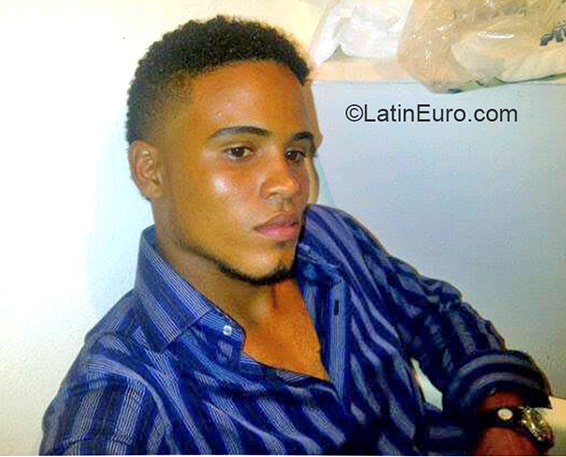 Date this charming Dominican Republic man Miguel from Santo Domingo DO22181
