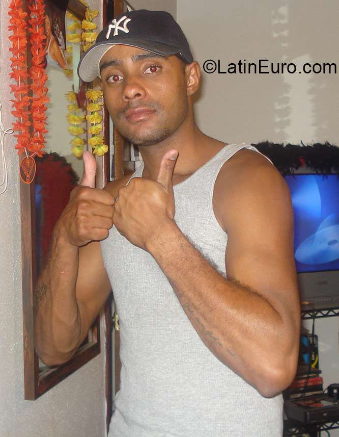 Date this good-looking Brazil man Joe from Campinas BR9341