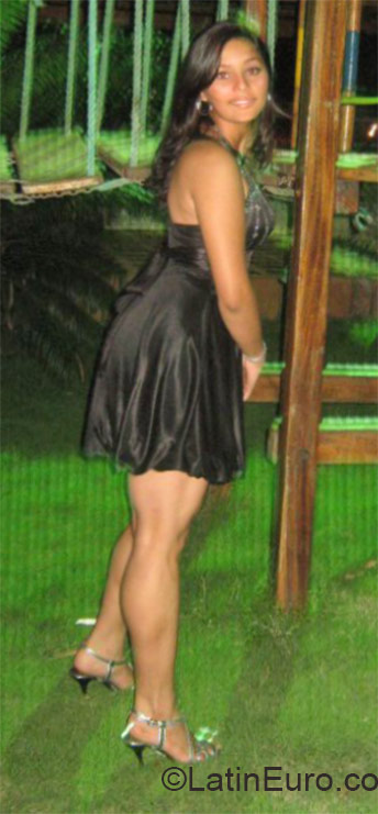 Date this attractive Venezuela girl Maria from Maracaibo VE528