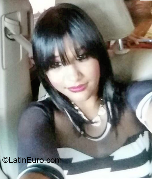 Date this attractive Dominican Republic girl Chantal from Santo Domingo DO22542
