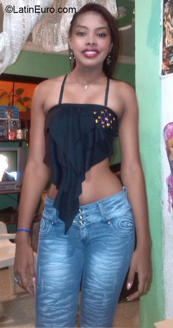 Date this georgeous Colombia girl Sofia from Bogota CO17699