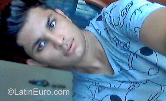 Date this athletic Colombia man Juan from Barranquilla CO17718