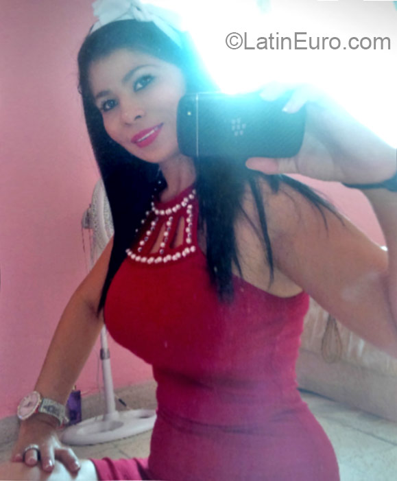Date this sensual Honduras girl Maritza from Tegucigalpa HN1584