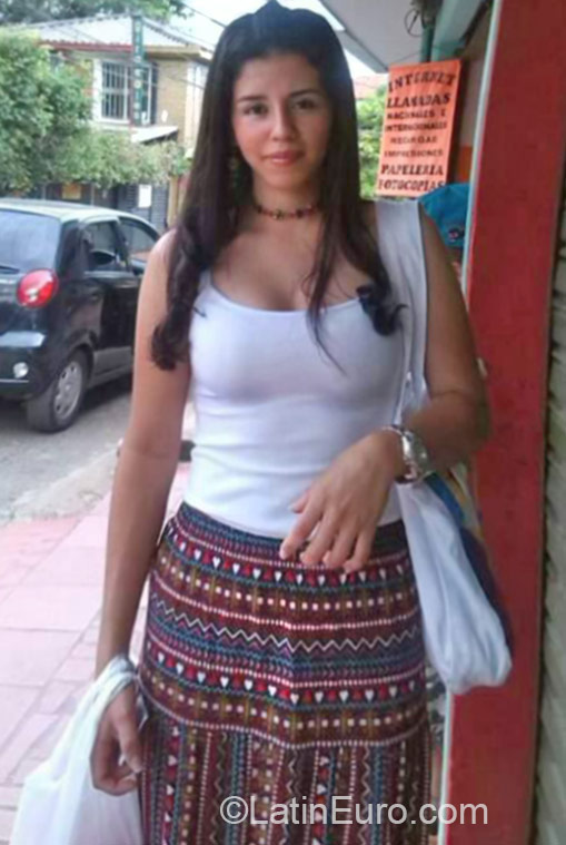 Date this attractive Colombia girl Diana from Cali CO17735