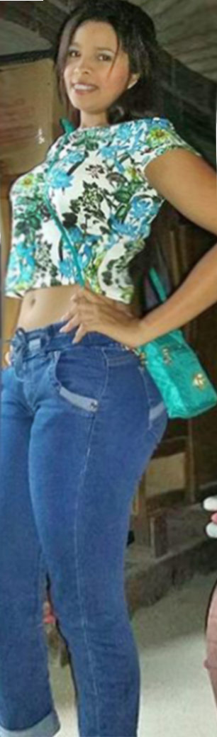 Date this nice looking Dominican Republic girl Lily from Barranquilla DO22735