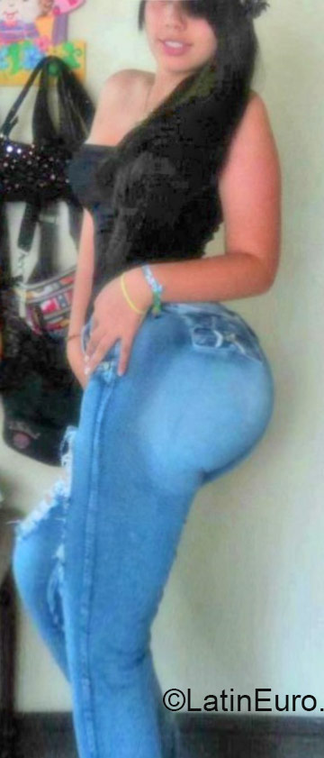 Date this charming Colombia girl Rocio from Medellin CL87