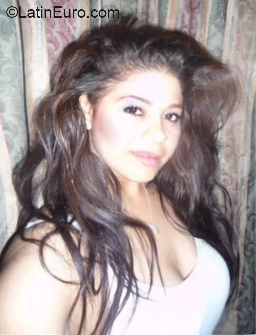 Date this funny Panama girl Yubelkia from Panama City PA644