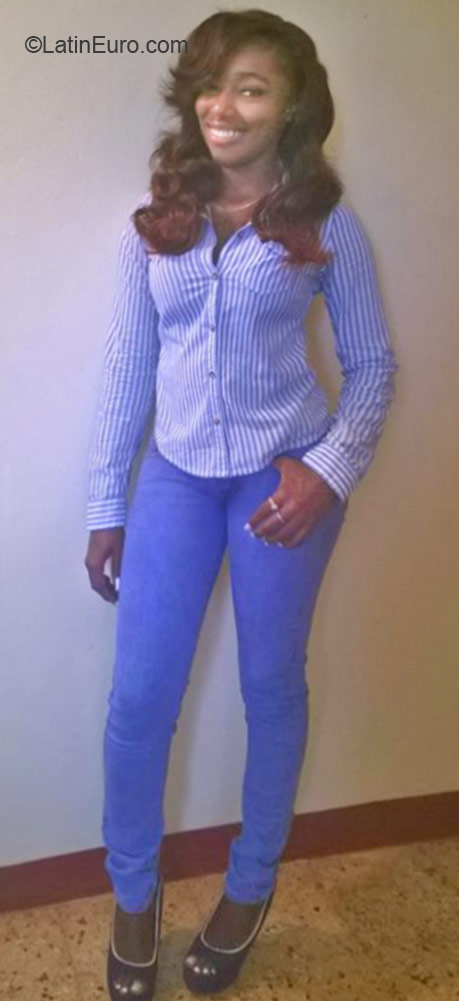 Date this foxy Jamaica girl Franc from Kingston JM2116