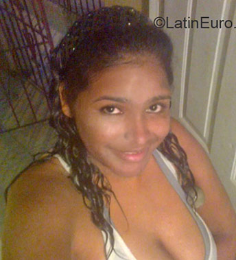 Date this gorgeous Dominican Republic girl Leticia from La Vega DO22792
