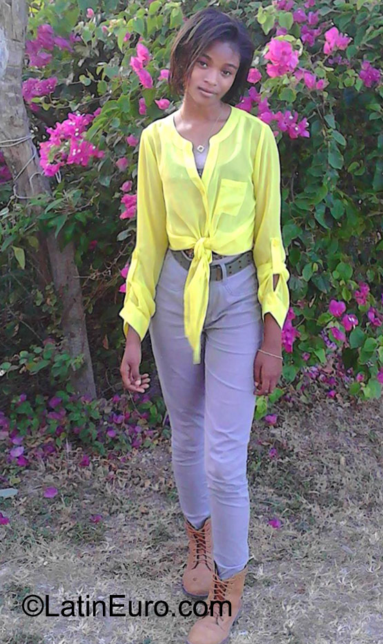 Date this hot Jamaica girl Crisila from Ocho Rios JM2133