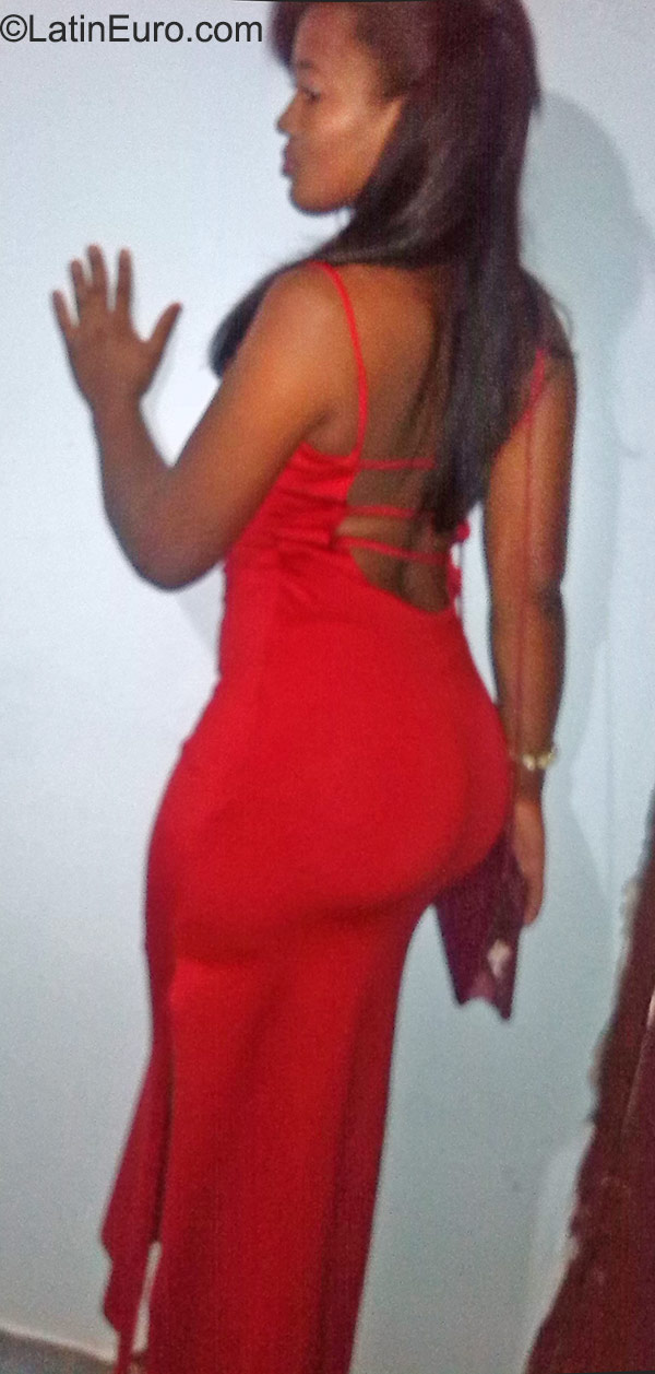 Date this good-looking Dominican Republic girl Love from Santo Domingo DO23001