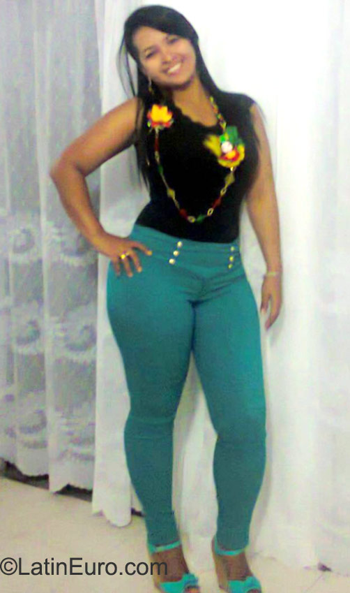 Date this sensual Colombia girl Leidi from Barranquilla CO17891