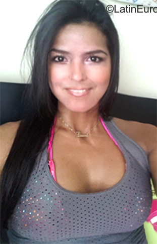 Date this charming Colombia girl Laura from Bogota CO17896