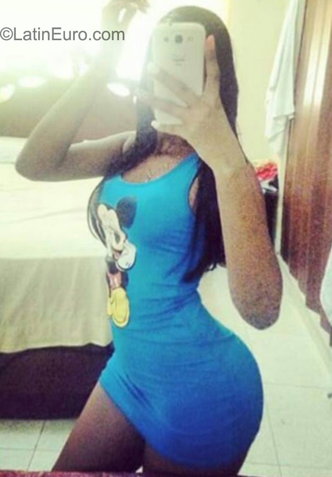 Date this charming Dominican Republic girl Jennifer from Santo Domingo DO23044
