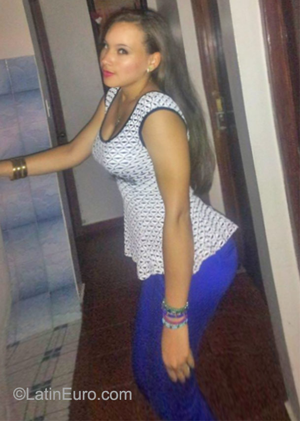 Date this gorgeous Dominican Republic girl Maiyro from Santiago DO23046