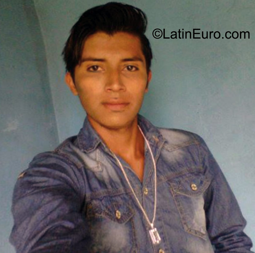 Date this charming Colombia man Kelwen from Bogota CO17918