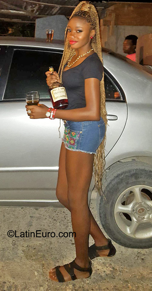 Date this fun Jamaica girl Caroline from Montego bay JM2136