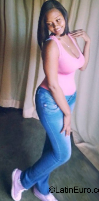Date this tall Dominican Republic girl Leidi from Higuey DO23070