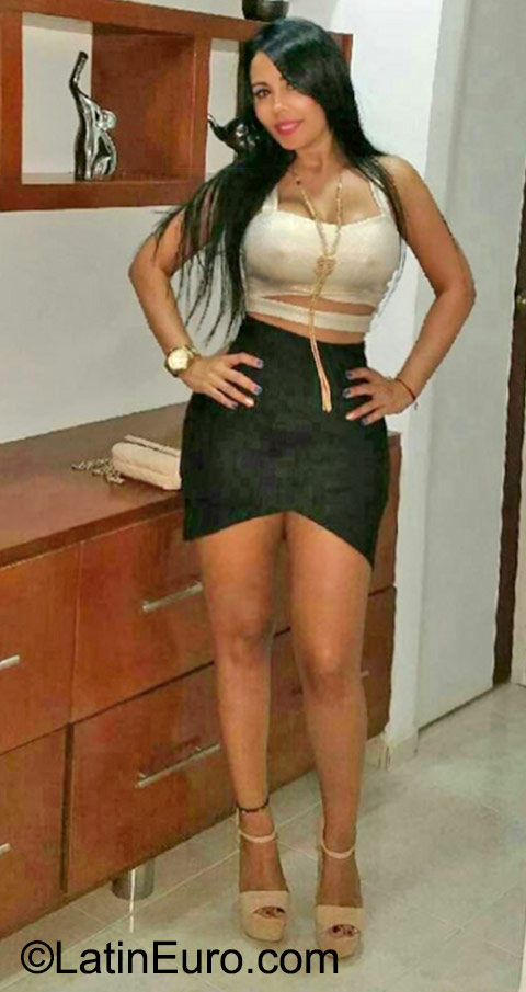 Date this delightful Colombia girl Vanessa from Cali CO17925