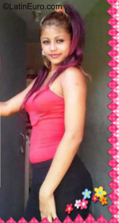 Date this pretty Honduras girl Joana from Tegucigalpa HN1682