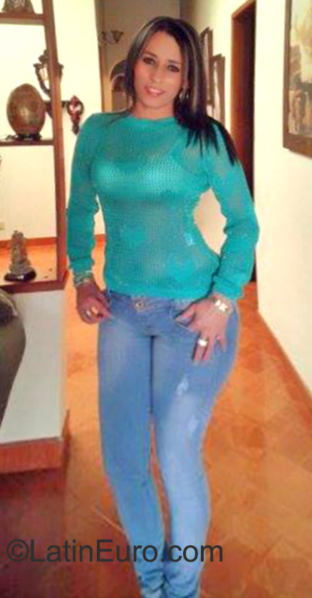Date this hot Colombia girl Luz from Medellin CO17984