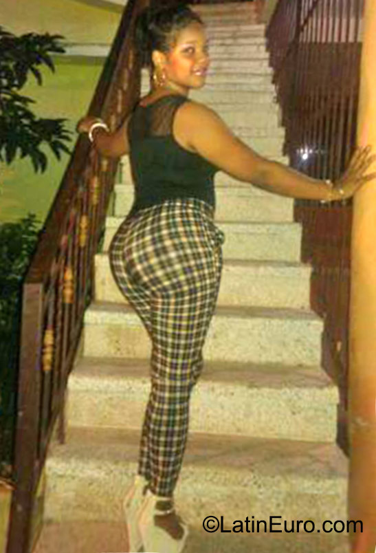 Date this charming Dominican Republic girl Sara from Santo Domingo DO23240