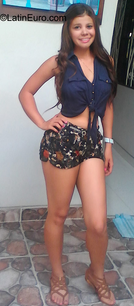Date this stunning Colombia girl Erika from Bogota CO18016