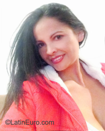Date this beautiful Colombia girl Tatia from Bogota CO18035