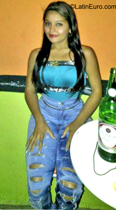 Date this good-looking Dominican Republic girl Yocastra from Santo Domingo DO23316