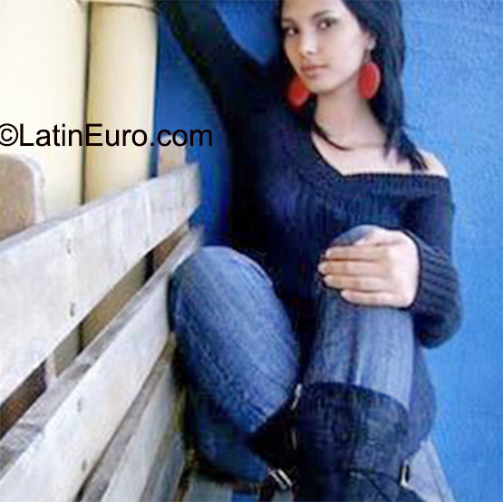 Date this sensual Honduras girl Sidia from Tegucigalpa HN1716
