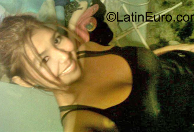 Date this funny Venezuela girl Rinia from Caracas VE630