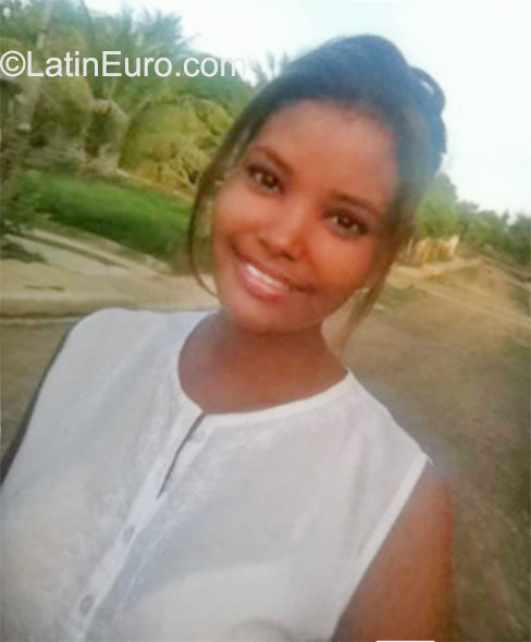 Date this athletic Dominican Republic girl Zuleika from Santo Domingo DO23580