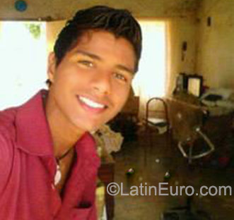 Date this sensual Venezuela man Andres from maracaibo VE635