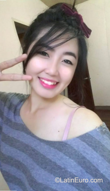 Date this gorgeous Philippines girl Daniela from Manila PH827