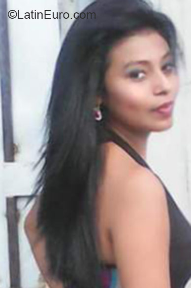 Date this nice looking Honduras girl Yeimi from La Ceiba HN1787