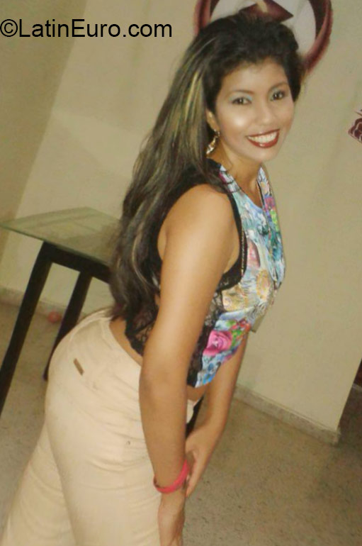 Date this beautiful Colombia girl Kelly from Barranquilla CO18247