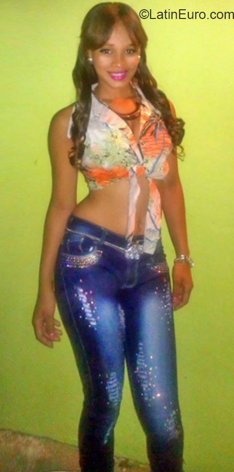 Date this tall Dominican Republic girl Lasandra from Puerto Plata DO23835