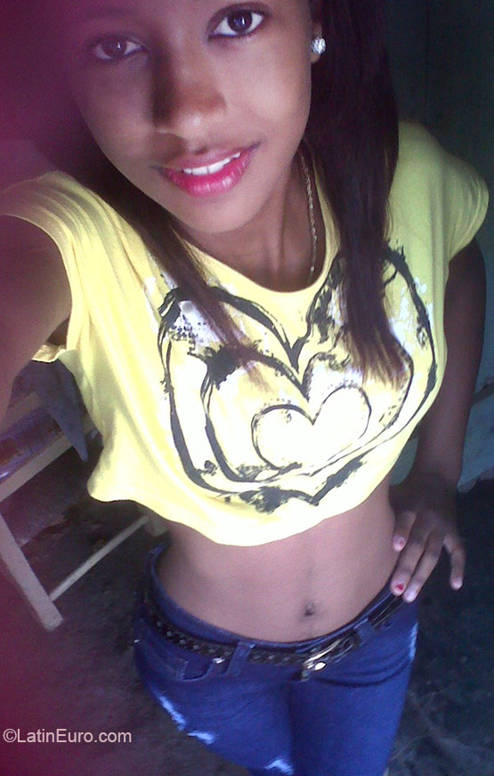 Date this young Dominican Republic girl Vanessa from Puerto plata DO23947