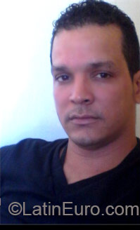 Date this happy Dominican Republic man Stanly from Santo Domingo DO24143