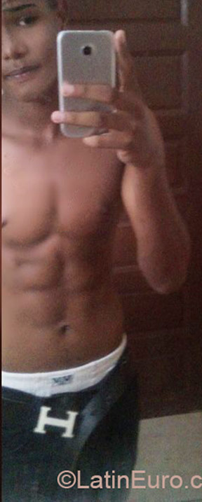 Date this sensual Dominican Republic man Kendry from Santo Domingo DO24248