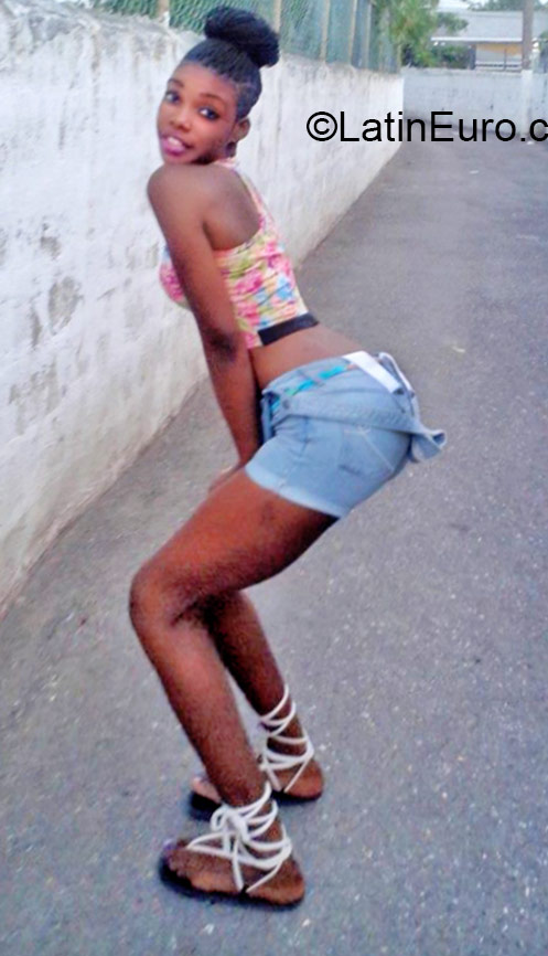 Date this fun Jamaica girl Amanda from Kingston JM2235