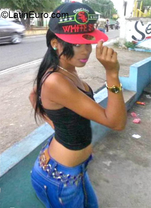 Date this foxy Dominican Republic girl Maria isabel from Santo Domingo DO24480