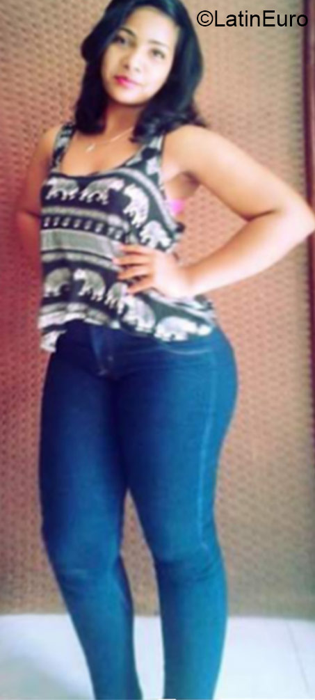 Date this cute Dominican Republic girl Madelin from Santo Domingo DO24481